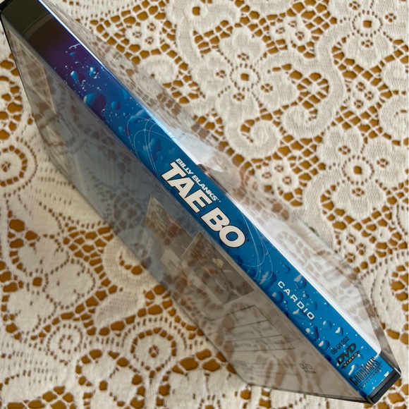 2 Y2K Workout DVDs: Resistance Cord Workout and Billy Blanks' Tae Bo Cardio - Picture 9 of 10